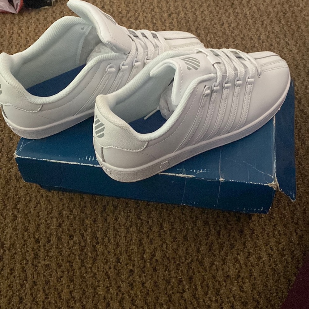 New in box white k Swiss. Box is not in the best shape